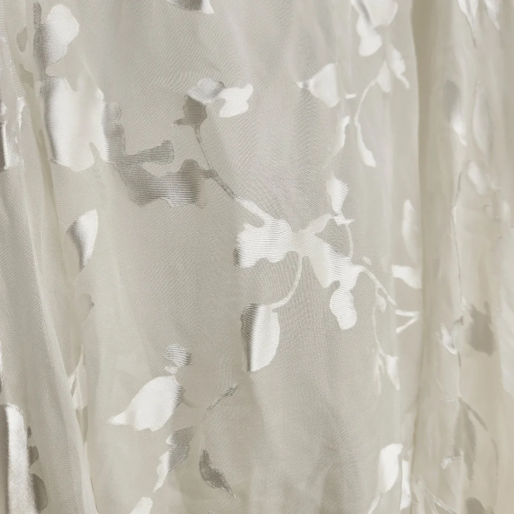 Elegant White Floral Strapless Dress - Picture 4 of 7